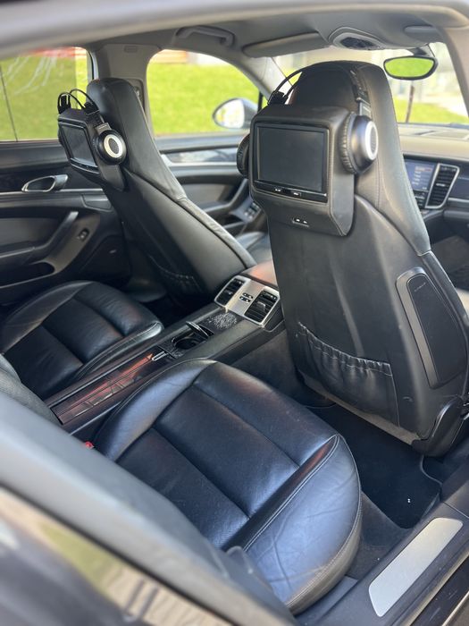 Urgent  Porsche Panamera 4s