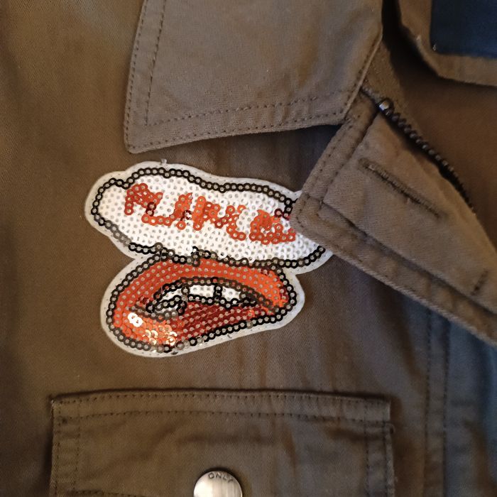 S, Only- Страхотно преходно яке