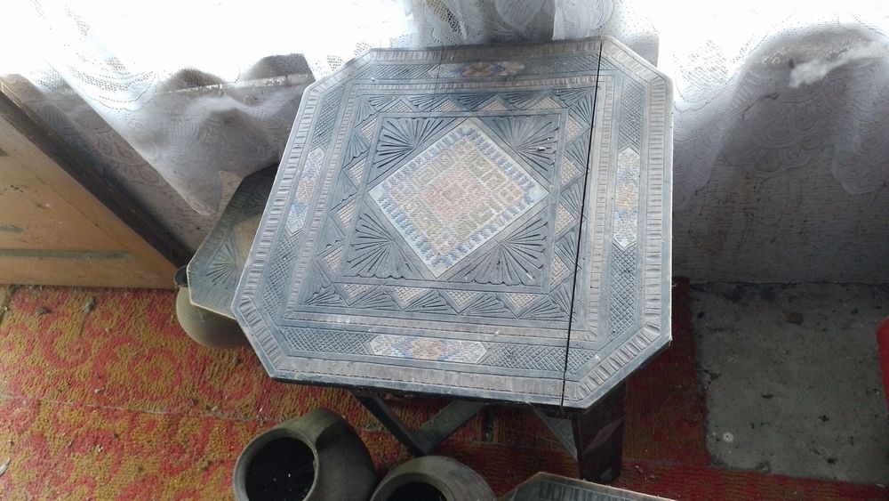 Măsuță cu scaune lucrate manual