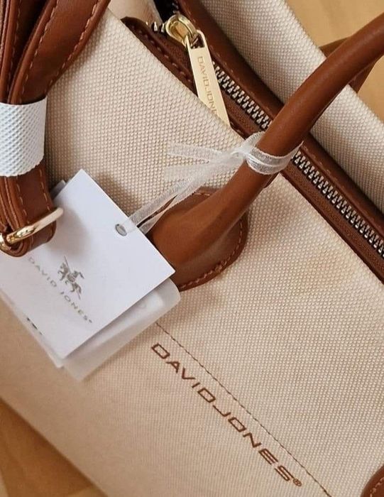 Geanta David Jones originala, Italia, new model, curea detasabila