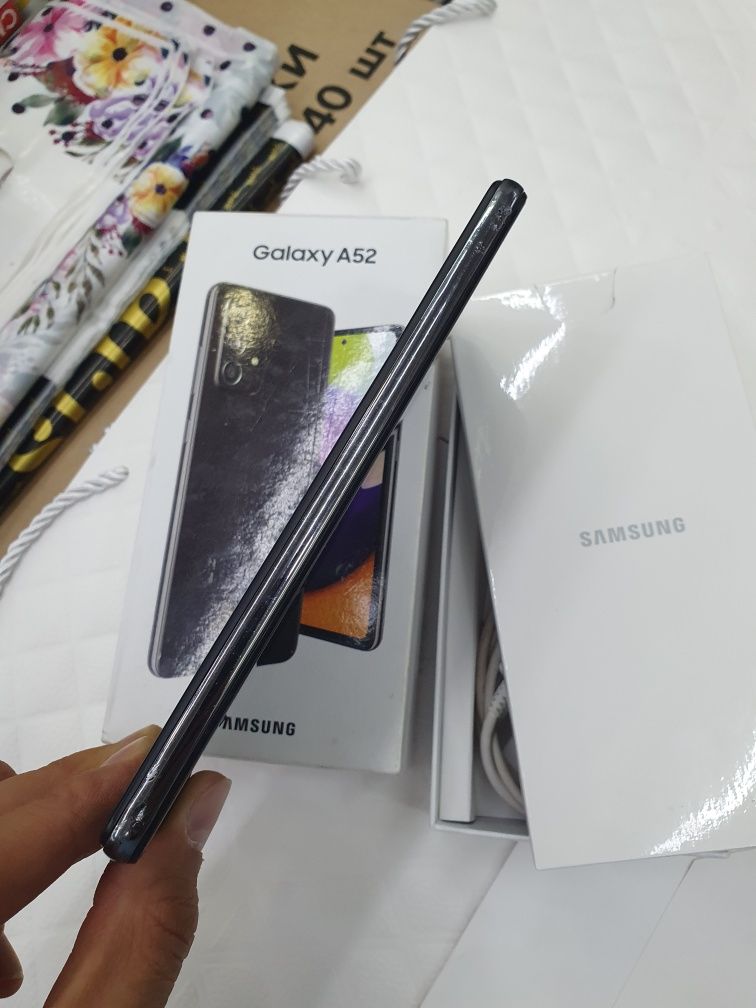 Samsung A52 8/128Gb продам