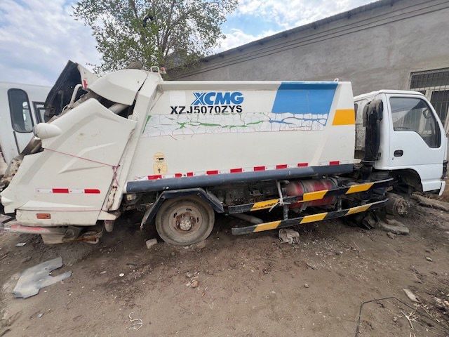 Isuzu 90 370 VAA  2017yil