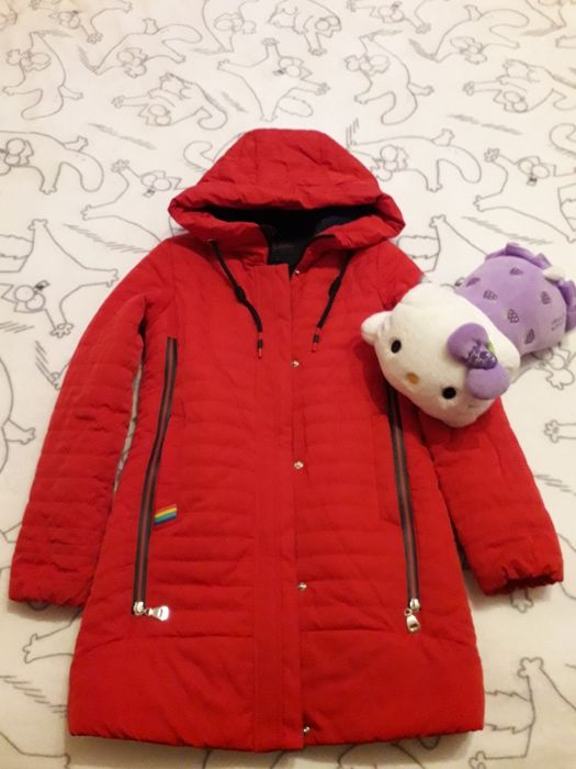 Продам весеннюю куртку для девочки