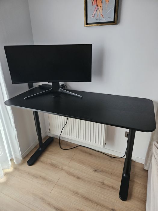 Vând birou reglabil IKEA Bekant