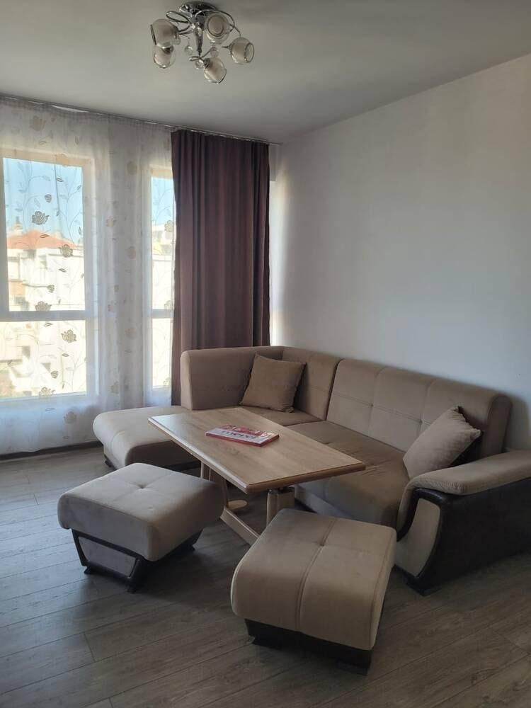 Дава се под наем Двустаен апартамент в Бургас, Сарафово - 55 кв.м за 306 € - Снимка #1