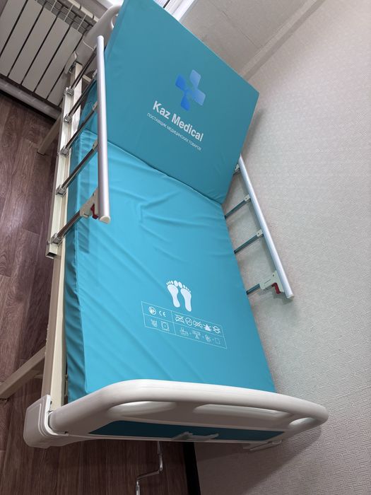 Медицинская кровать металлическая