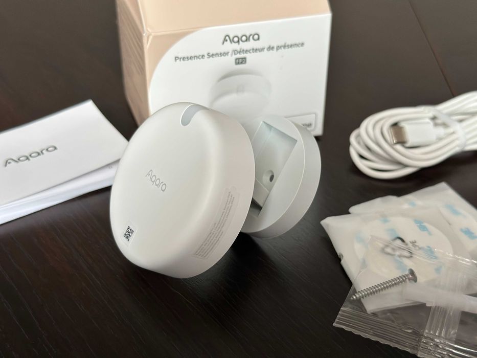 Senzor de prezenta Aqara FP2, WiFi, HomeKit