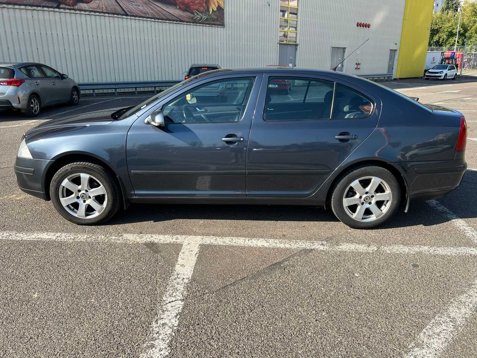 Skoda Octavia Elegance benzina 1.6 MPI, 102CP