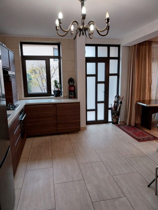 Proprietar vând vilă giulesti sector 1