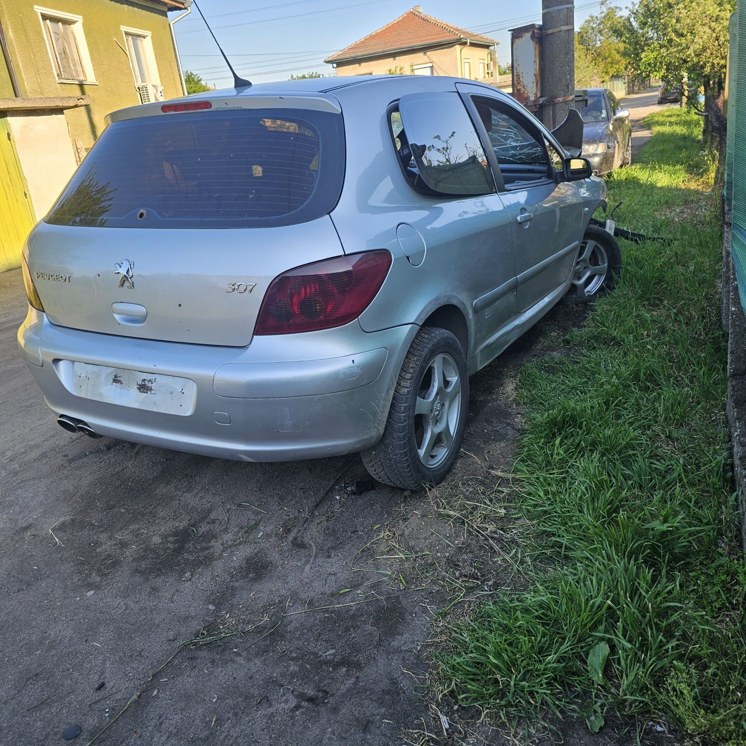 Peugeot 307 2.0 бензин на части само!