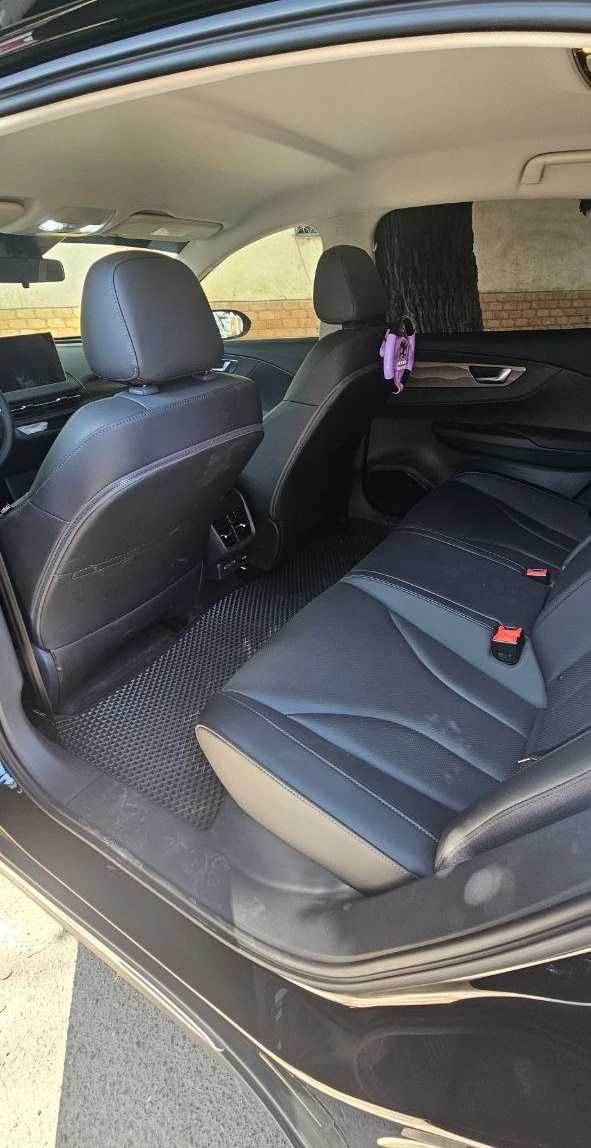 Hongqi EQM-5 450, Qora, 24/25, 5500 km, Toza