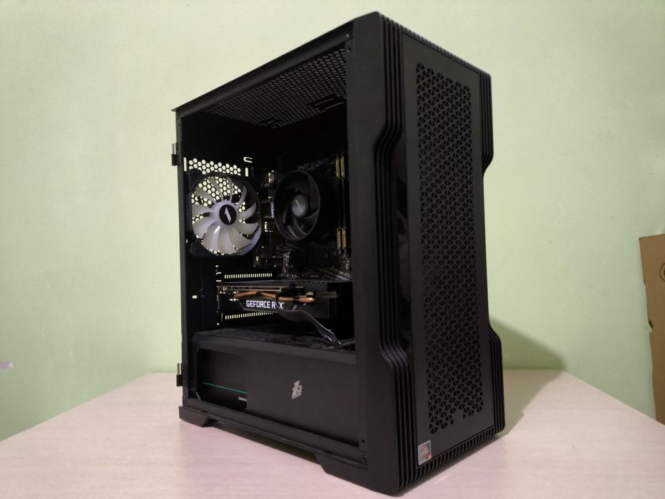 Геймърски компютър