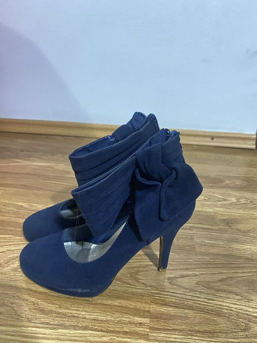 Pantofi cu toc piele întoarsă