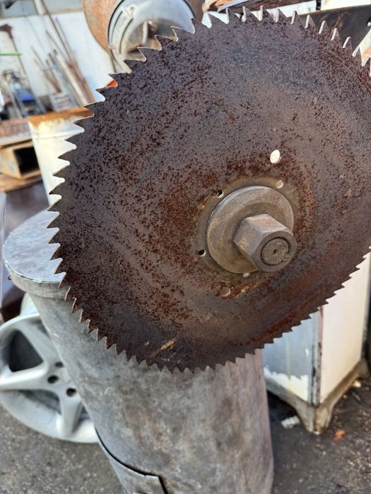 Ос за циркуляр с диск