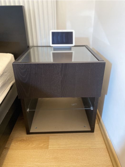 Pat 160x200 cu somieră, saltea și noptiere – stare foarte bună