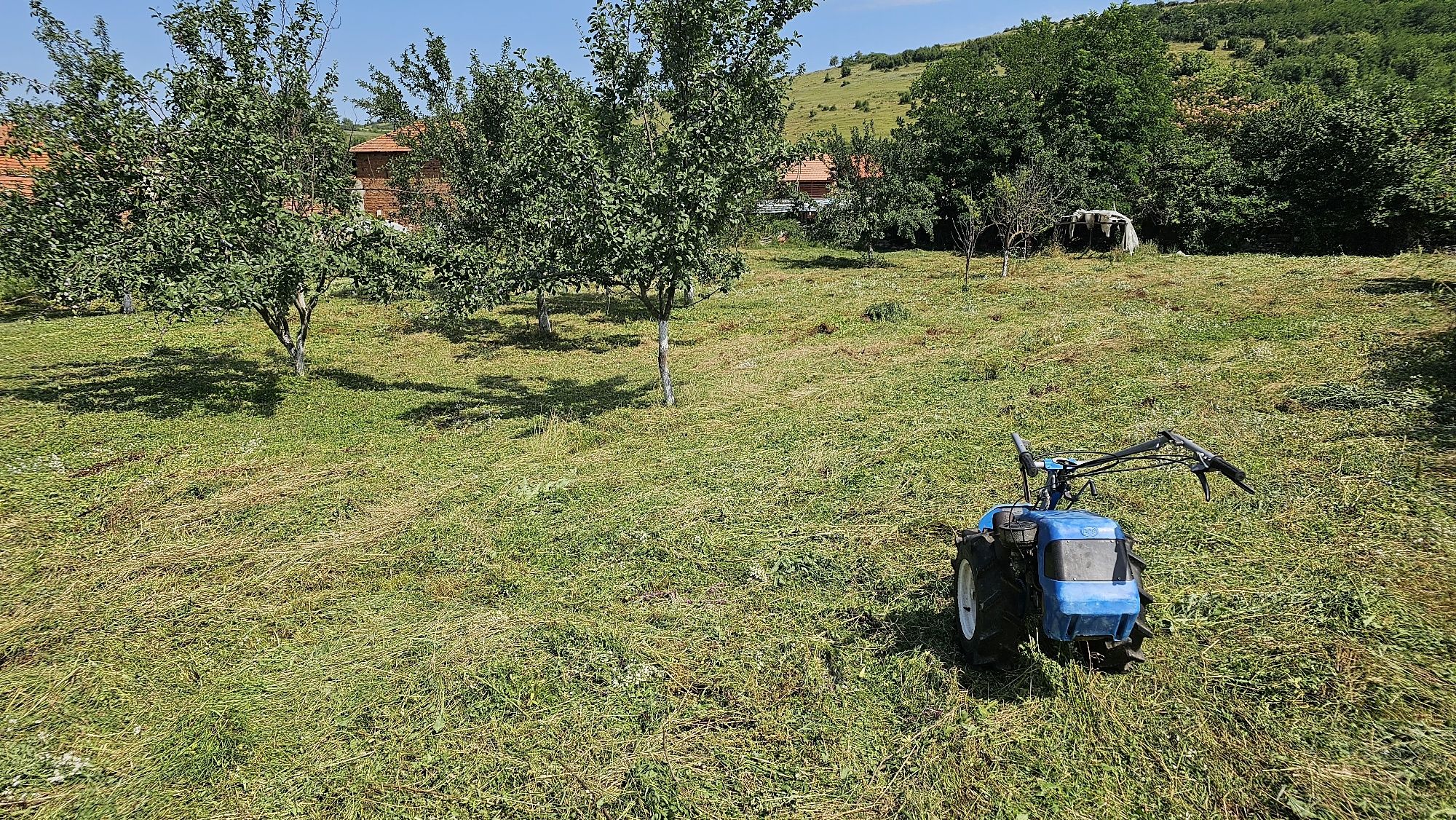 Косене на тревни площи