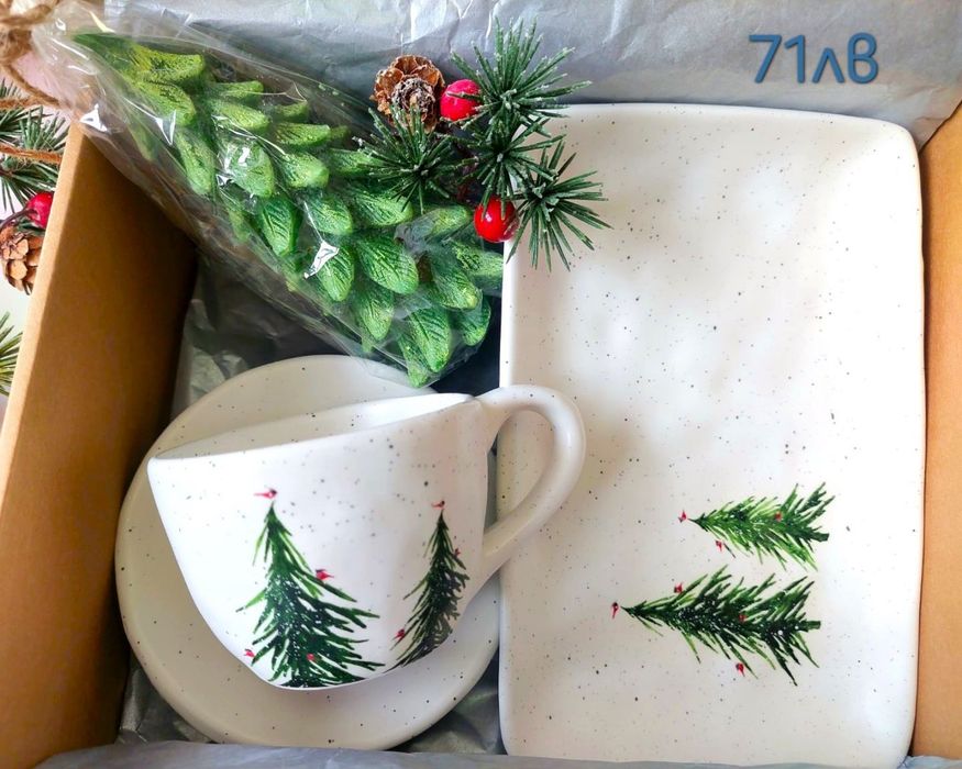 Коледни подаръчни кутии