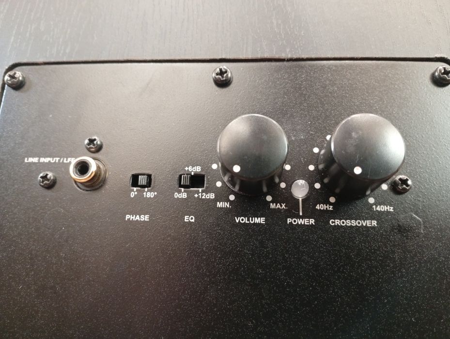 Активен субуфер KEF C-4