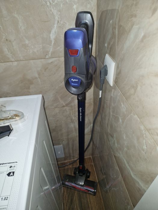 Пылесос Дайсон в хорошем состоянии