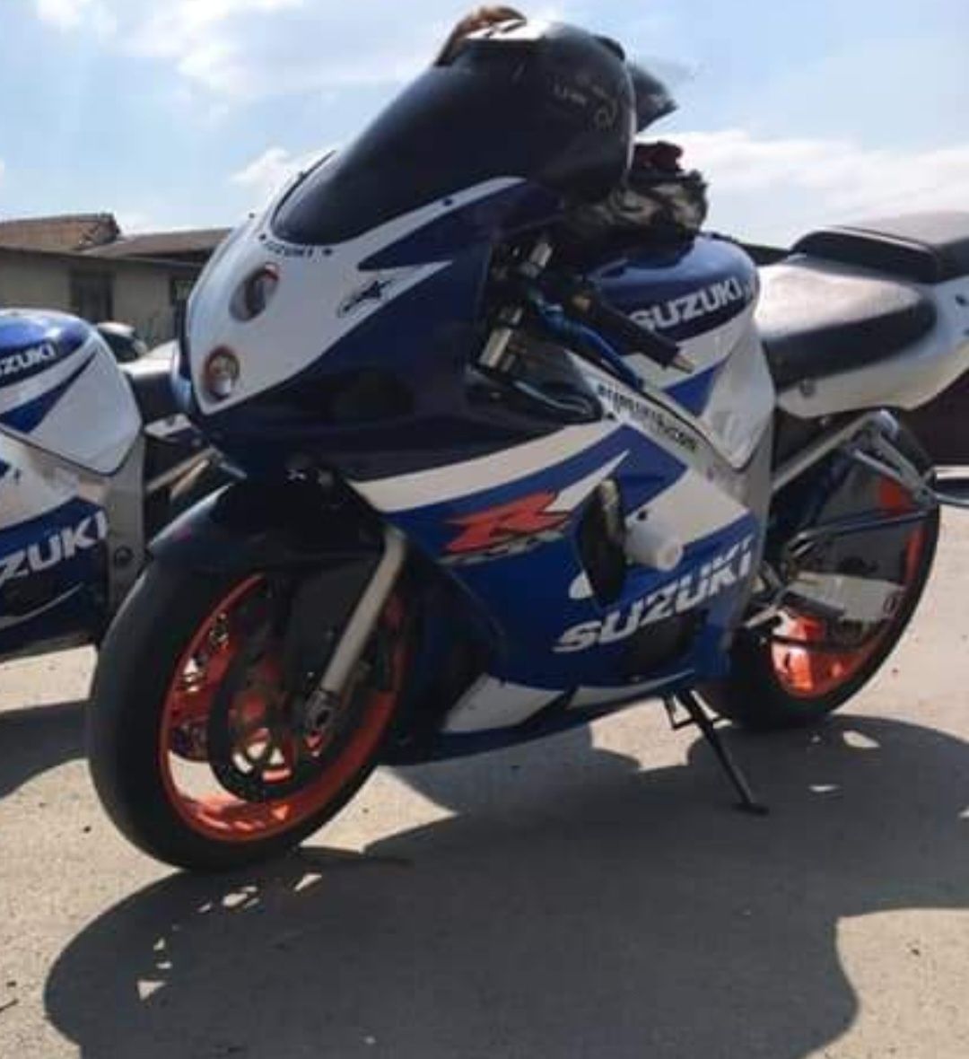 Продава се на части Suzuki Gsxr K2 600