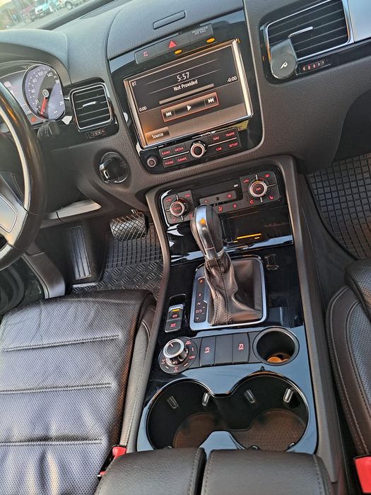 VW Touareg  2012 /arcuri preț 11 000 € negociabil