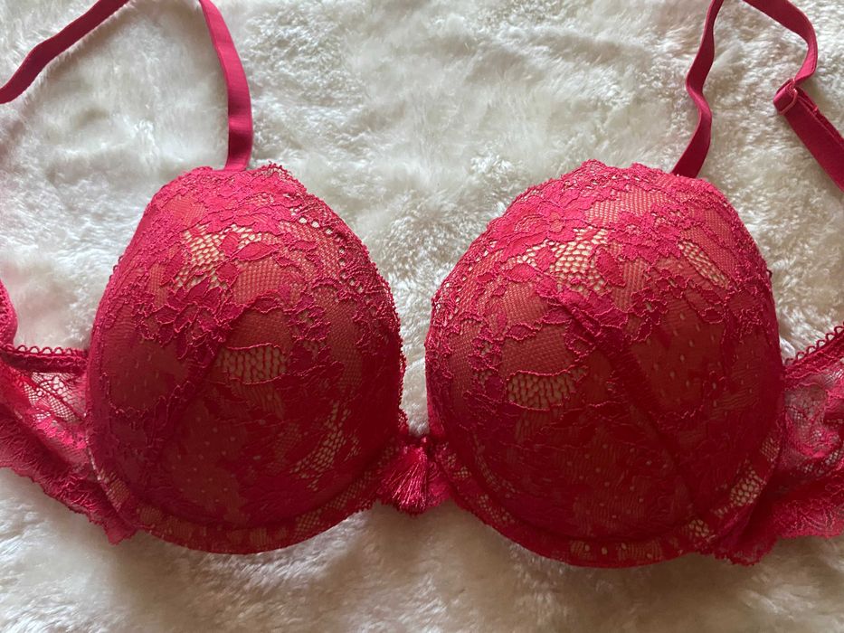 Sutien rosu corai cu dantela, 75C, nou