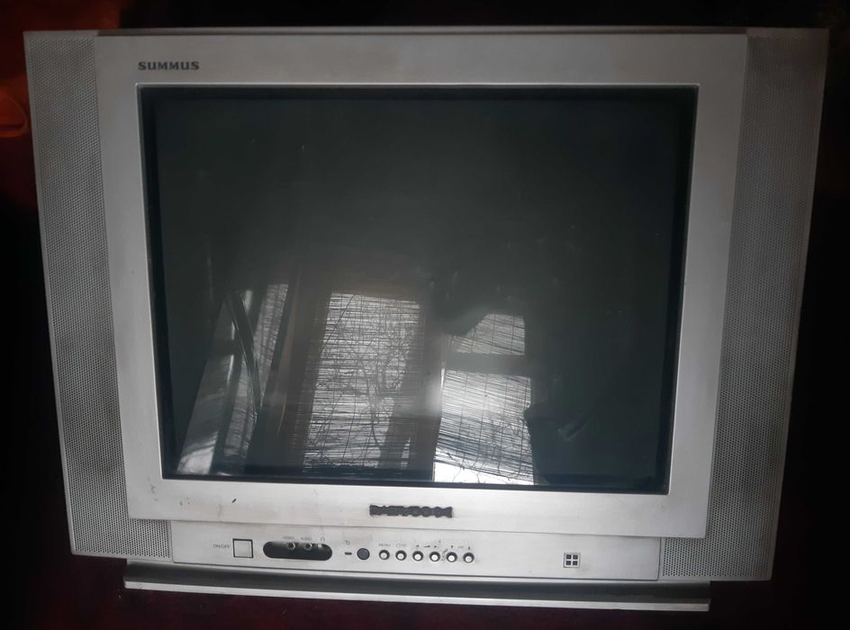 Телевизоры на запчасти