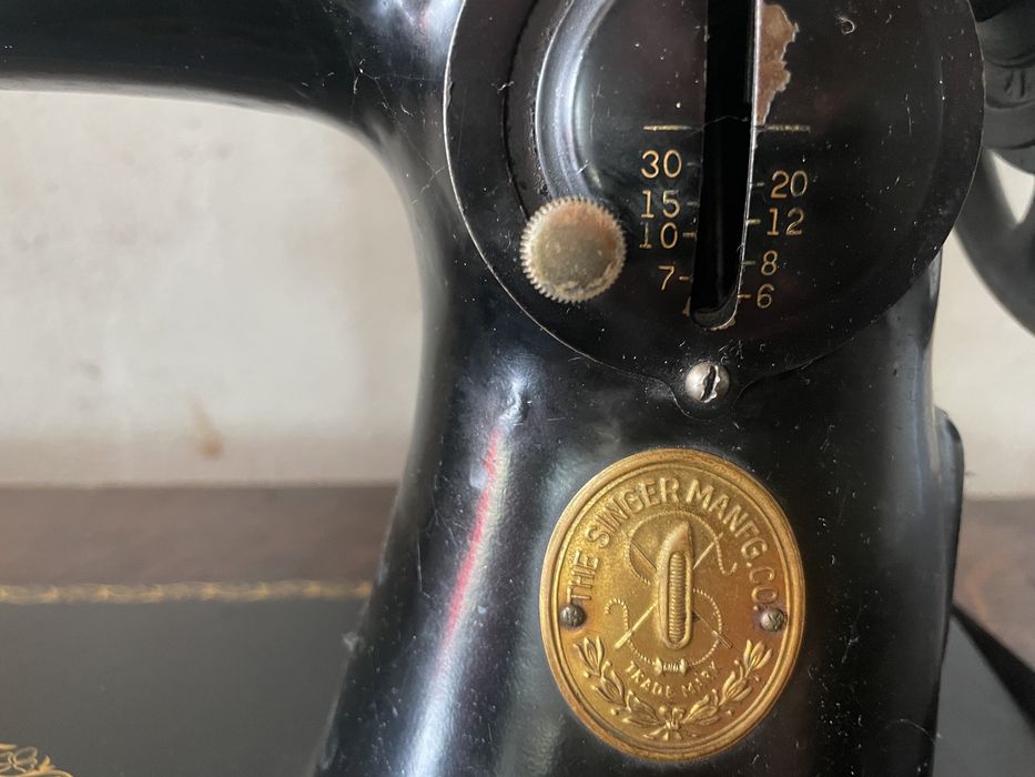 Masina de cusut Singer