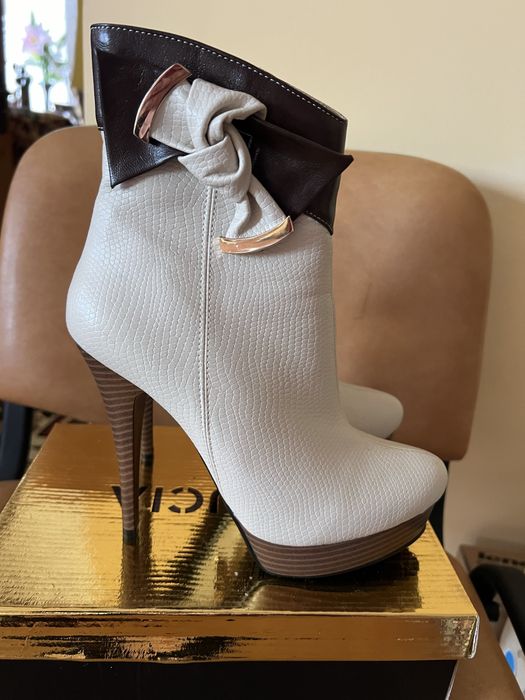 Botine elegante cu fundita