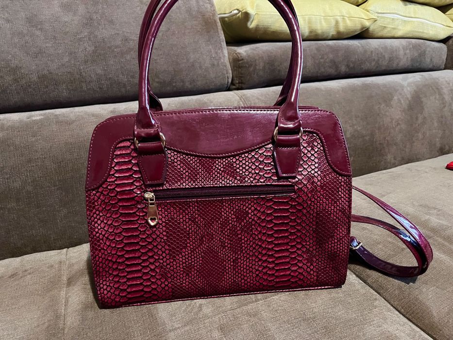 Нова дамска чанта с къси и дълга дръжка