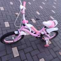 Vând bicicleta  de fete
