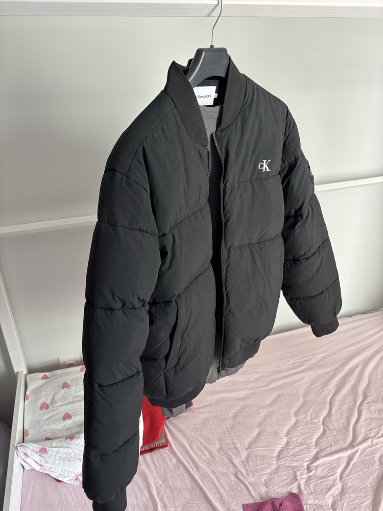 Calvin Klein яке тип бомбър