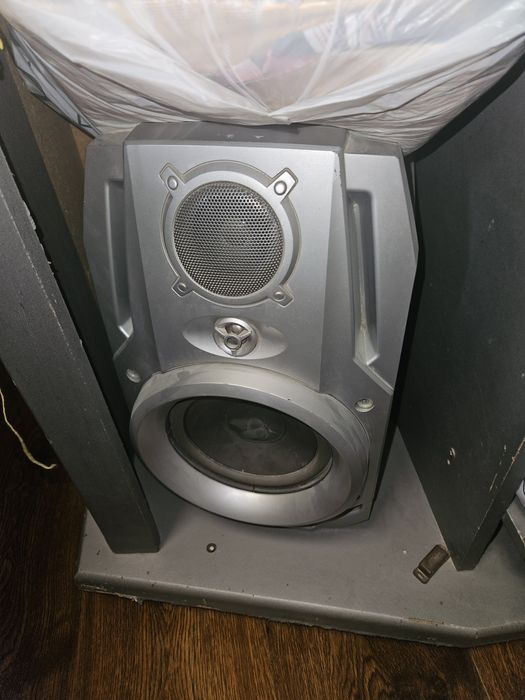 Televizor kompyuter protsessori 2 ta kalonka 1 ta dvd kalonka