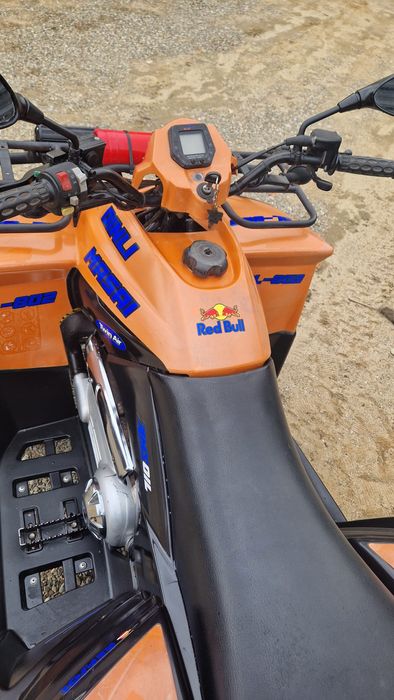 Vând ATV 300 automat , mărime mare de 2 persoane