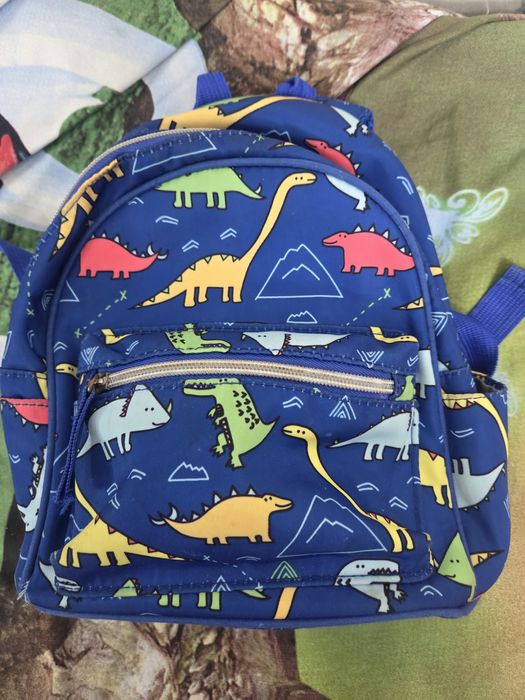 Продам рюкзак маленький для малышей