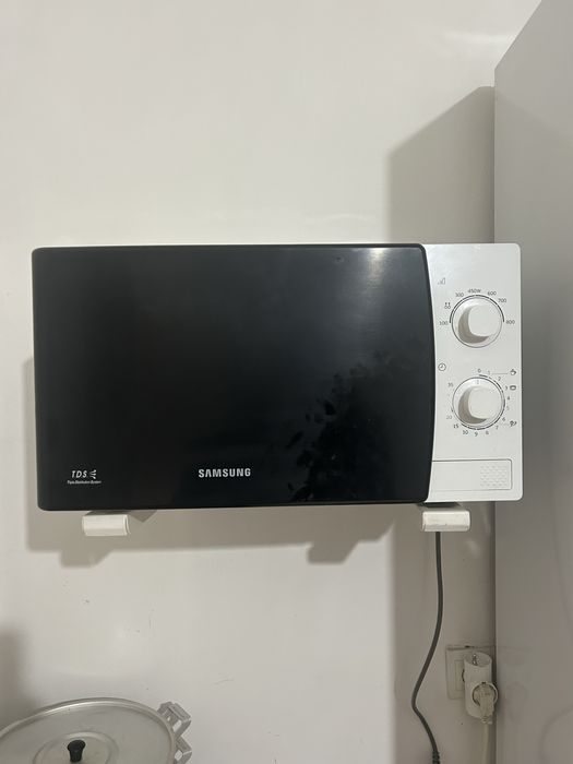 Микроволновка в хорошем состоянии