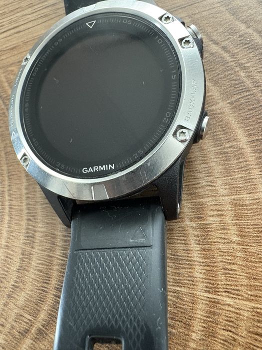 Часовник Garmin Fenix 5