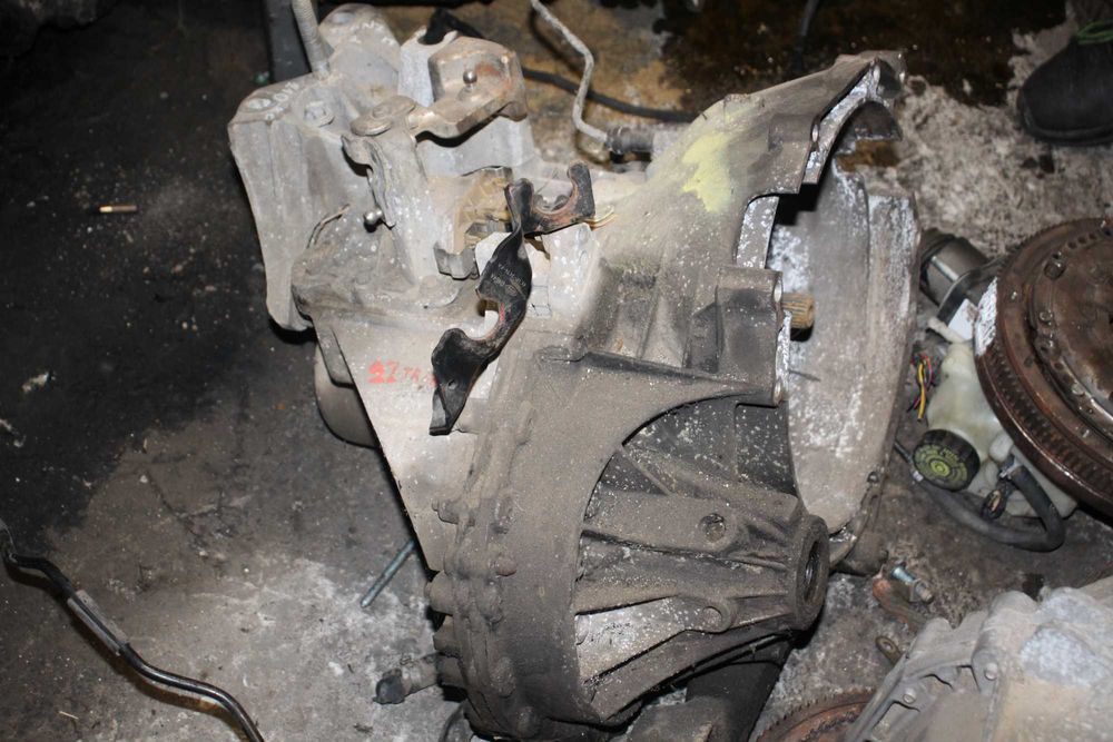 Ford Transit 2.2 TDCi (6-степенна кутия) (Ръчна)