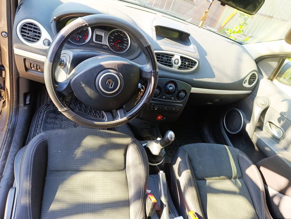 Vând Renault Clio 1.2 16v