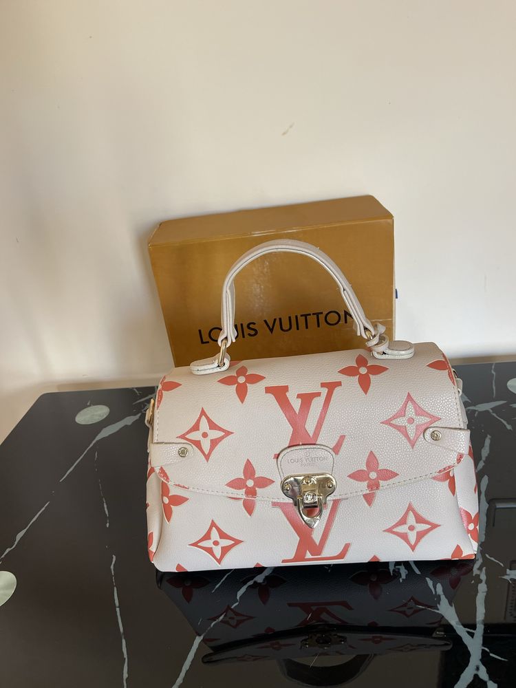 Дамска чанта Louis Vuitton