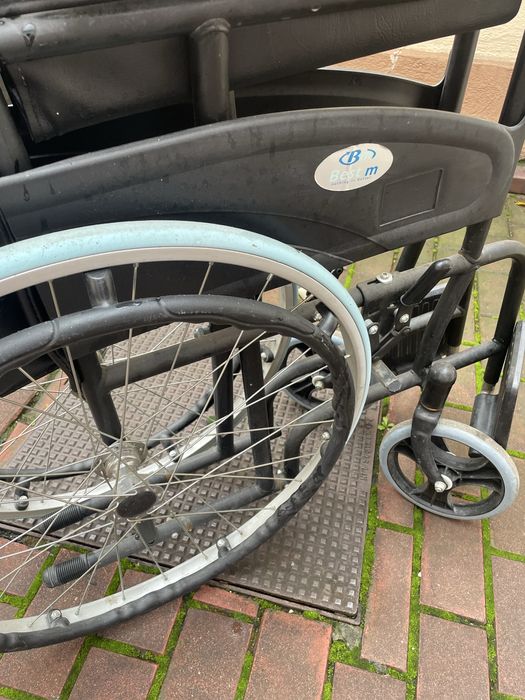 Scaun cu rotile stare bună