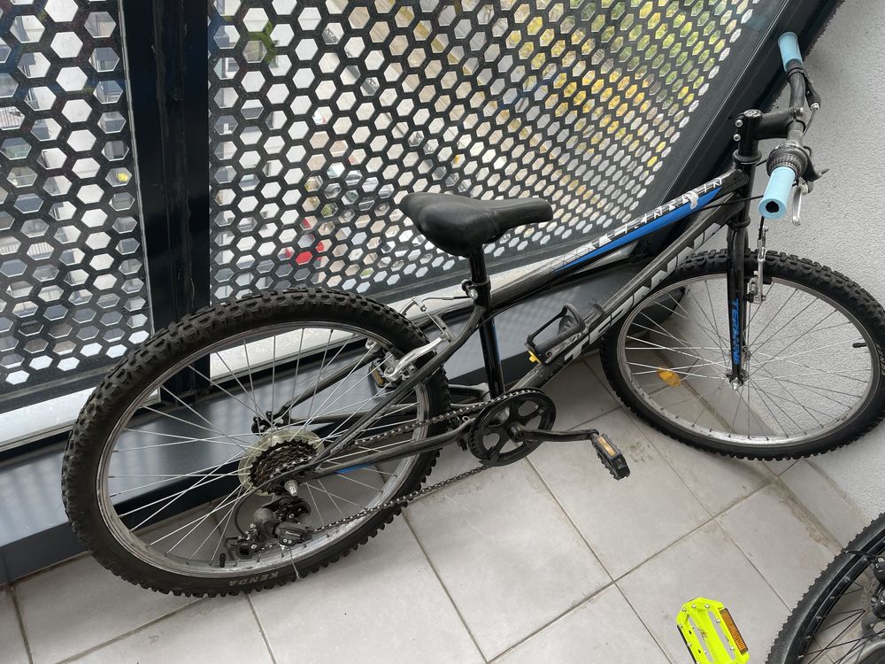 Vand trotineta si bicicleta se pot vinde si separat PENTRU COPII 10-12
