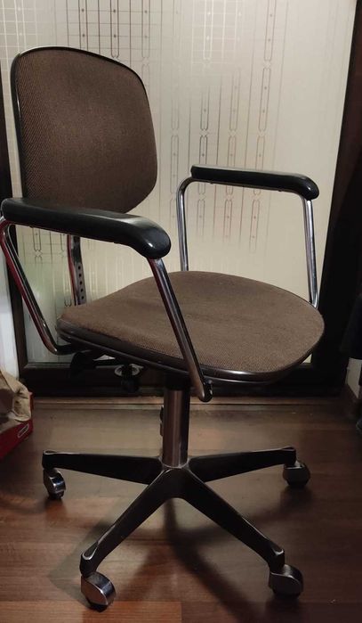 scaun birou metalic vintage Drabert anii 70, foarte rezistent