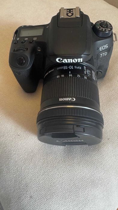 DSRL Canon EOS 77D 3 obiective si accesorii Pachet complet