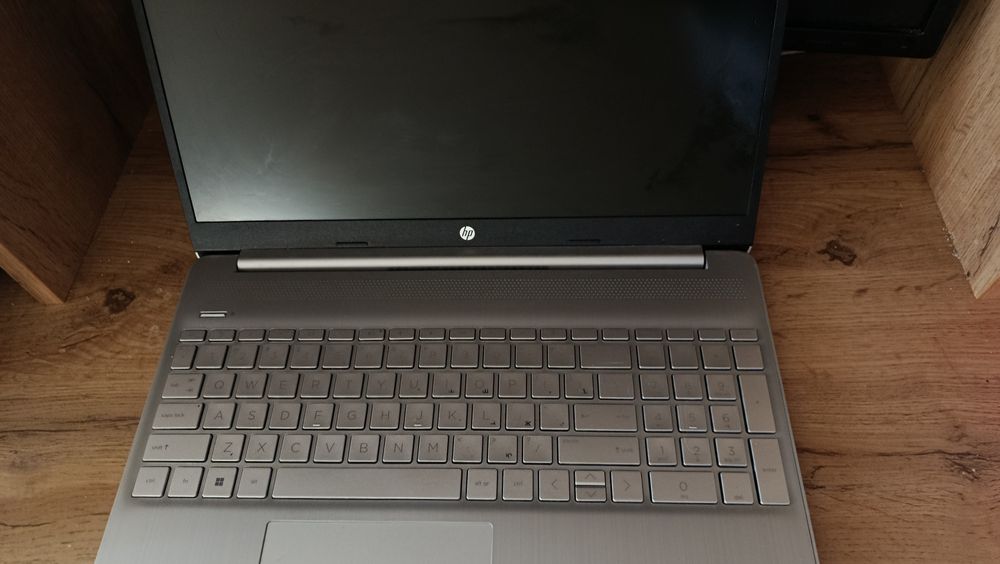 ноутбук HP Intel продаю срочно