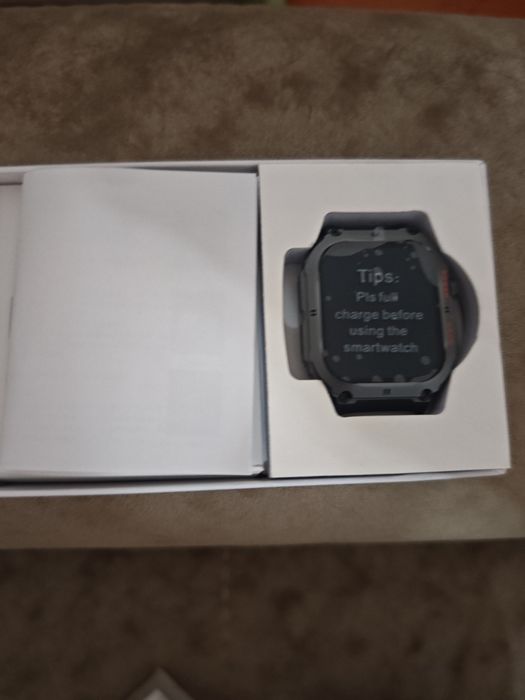 Smartwatch nou, produsul este nou.