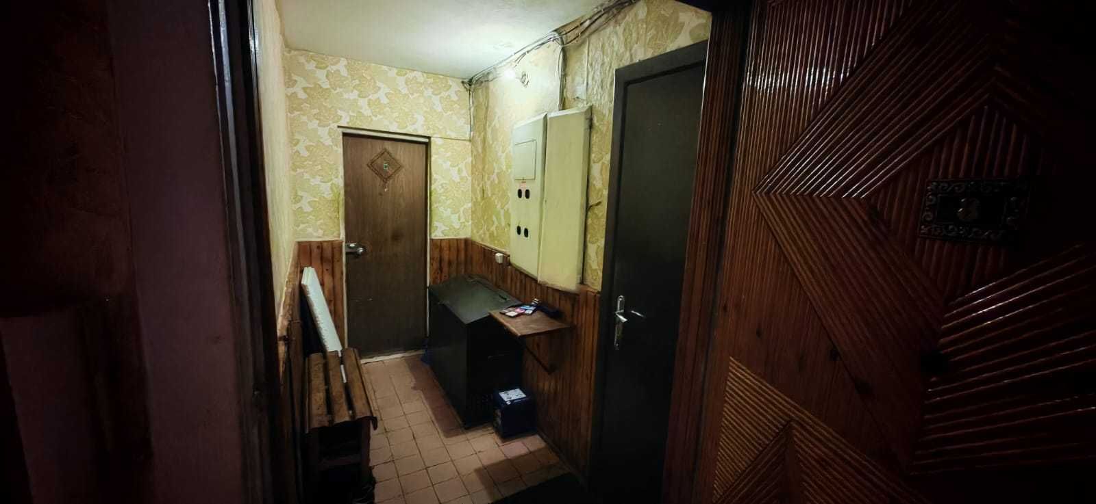 Продам 3к кв на втором этаже р-н 19 мкр!!!