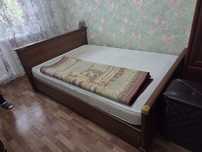 Продам двуспальную кровать
