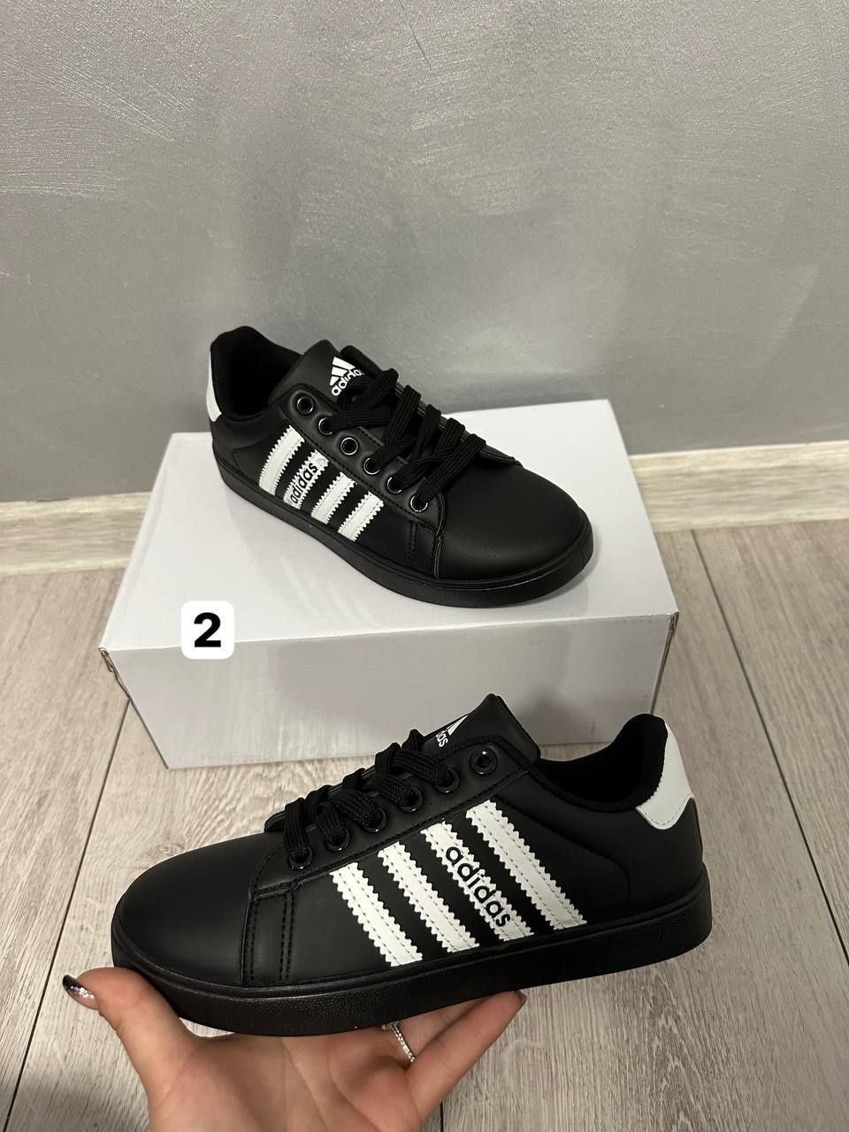 Adidași bărbați la oferta