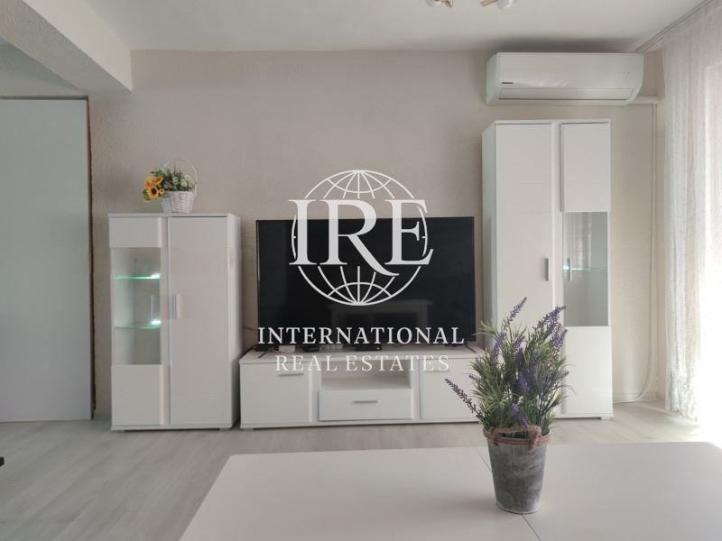 Продава се Многостаен апартамент в Варна, Колхозен пазар - 210 кв.м за 1953 €/кв.м - Снимка #1